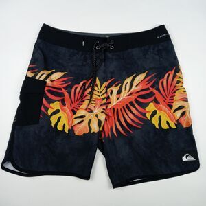 QUIKSILVER Highline Board Shorts Unlined Swimming Trunks Men's Size 32 Tropical